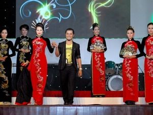 Présentation de la collection d’Ao dai Dragon sacré du millénaire au Musée des Femmes du Sud